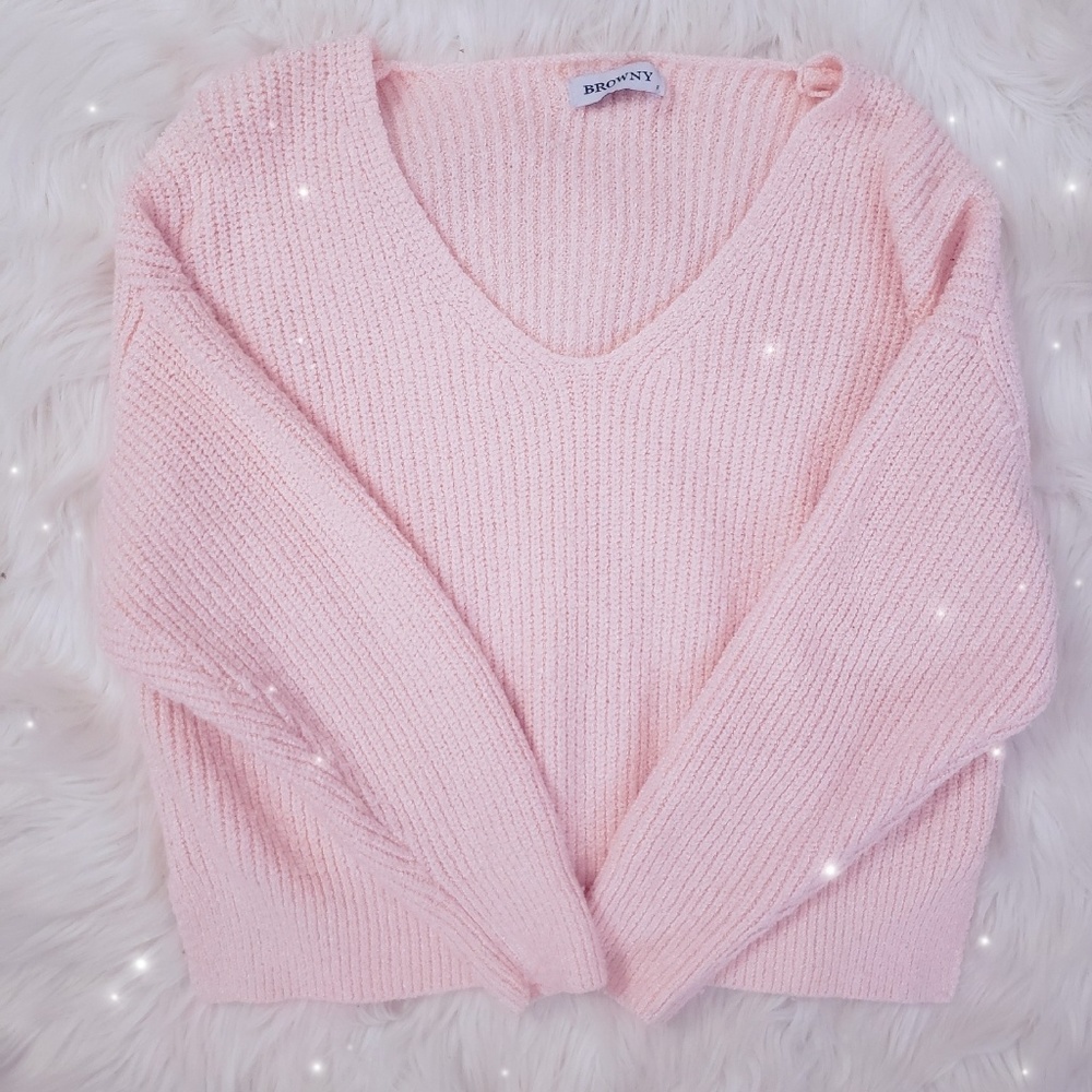 Soft pink V-neck Japanese sweater